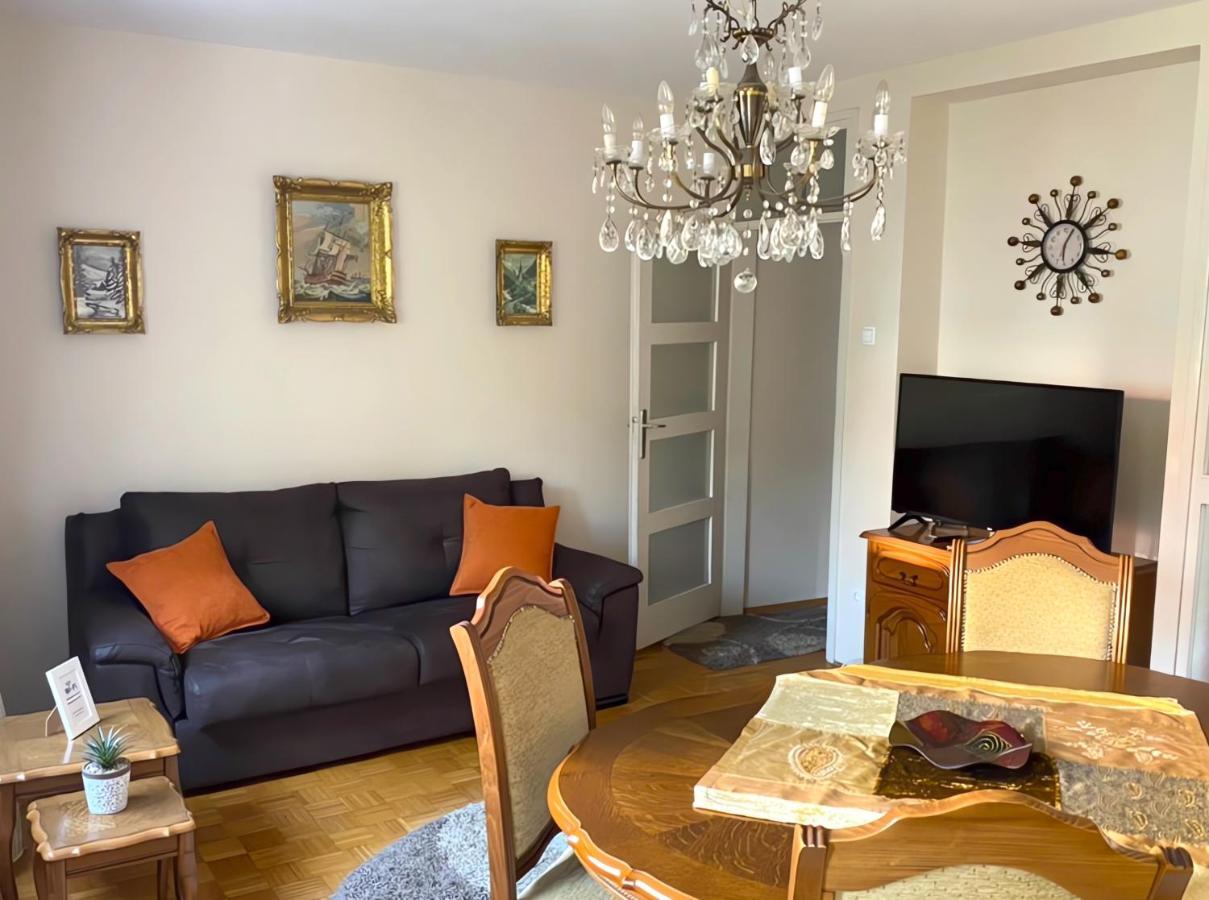 Central Park Apartment Cacak Exterior photo
