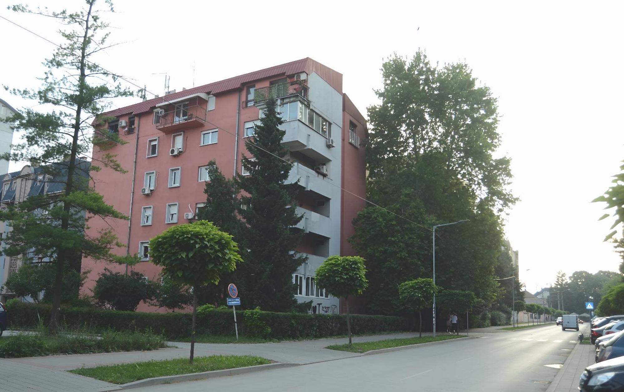 Central Park Apartment Cacak Exterior photo
