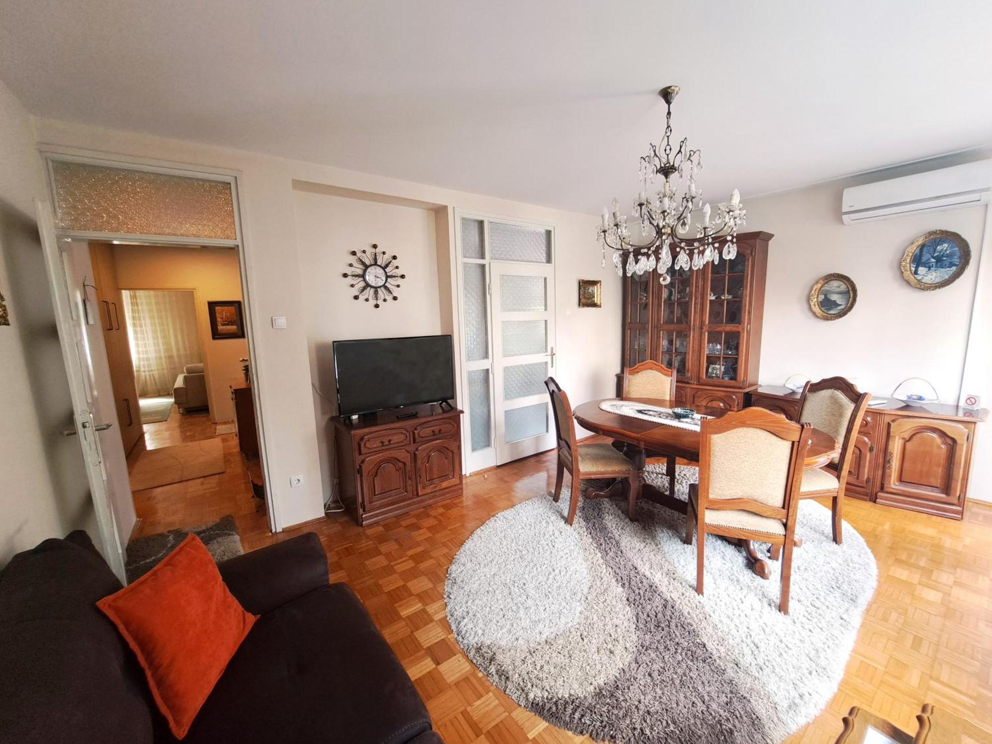 Central Park Apartment Cacak Exterior photo